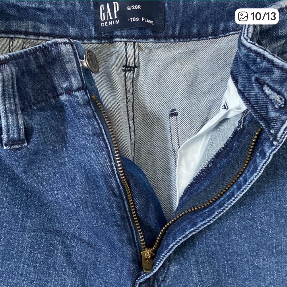 GAP High Rise '70s Flare Jeans Medium Wash Sailor Button Pockets Size 28 - Picture 9 of 10